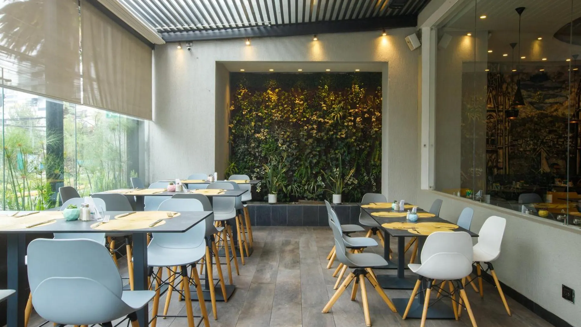 Ibis Quito Hotel 3*,